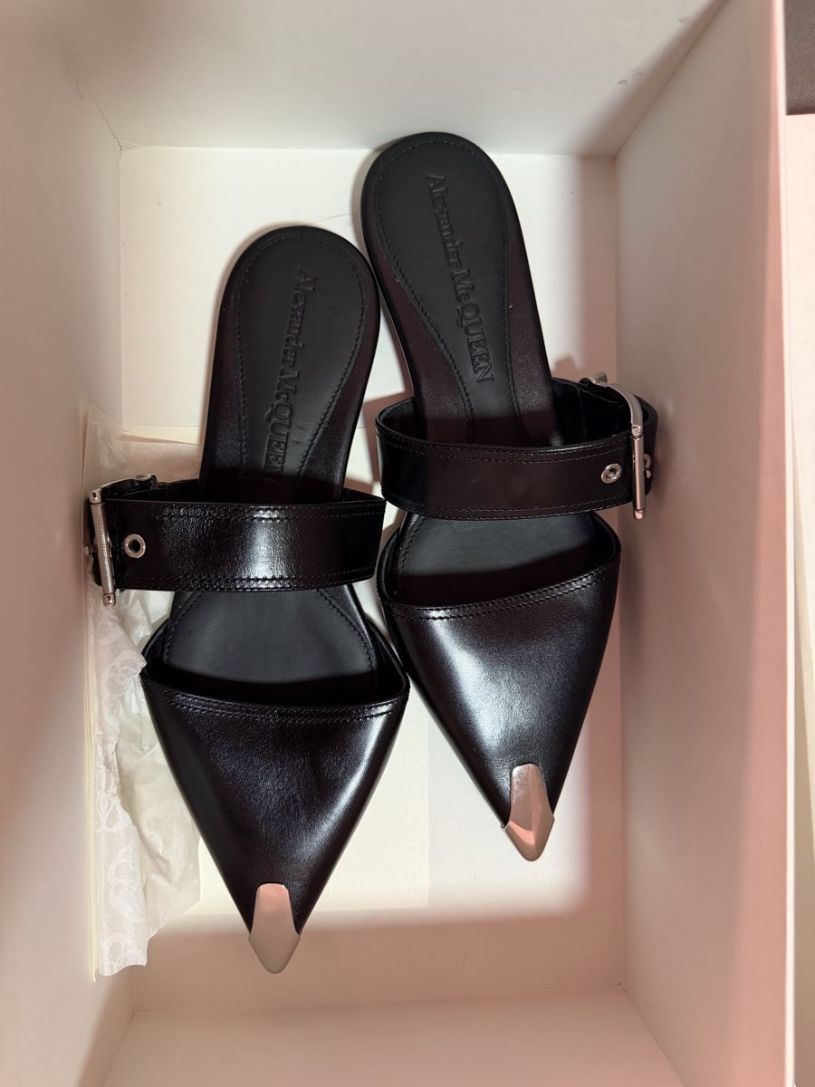 Alexander Mcqueen Scarpe da donna: Alexander McQueen Pantoletten, Gr. 37.5, Top! – Nuovo (secondo la descrizione) da Heiden venduto da Sejlaa