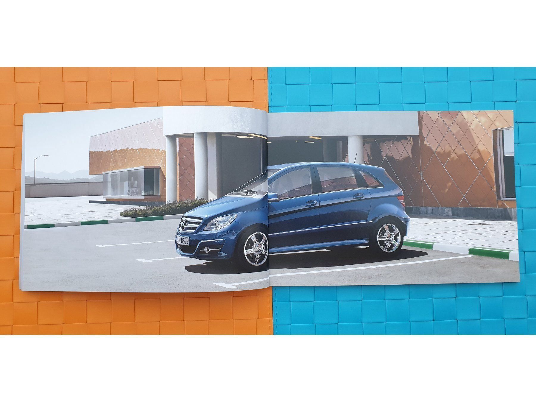 Riviste & Magazine: MERCEDES B / B-KLASSE - Prospekt / Katalog – Usato da Viganello venduto da CARLiteratur 2