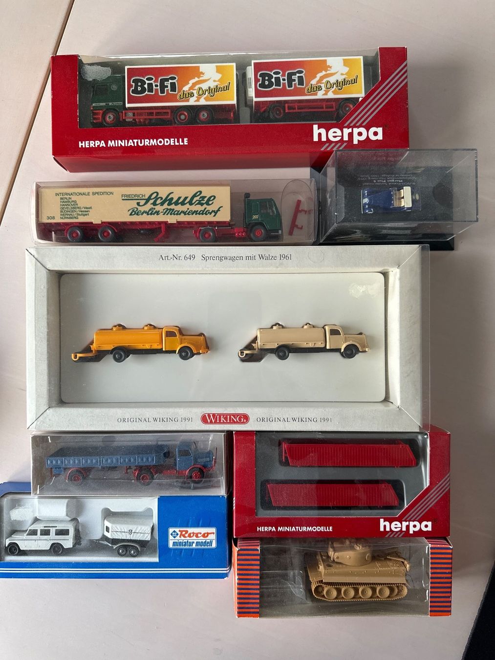 Kit di modellismo & Modellini statici: Modell Konvolut diverse Hersteller 20 Modelle – Nuovo e nell'imballaggio originale da Egnach venduto da Thunder58