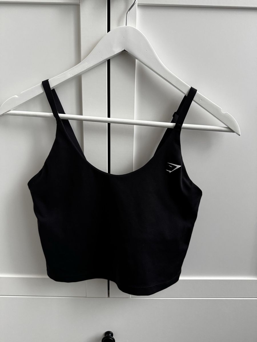 Gymshark Tops: Gymshark Top schwarz S – D'occasion à Winterthur par vic_1256