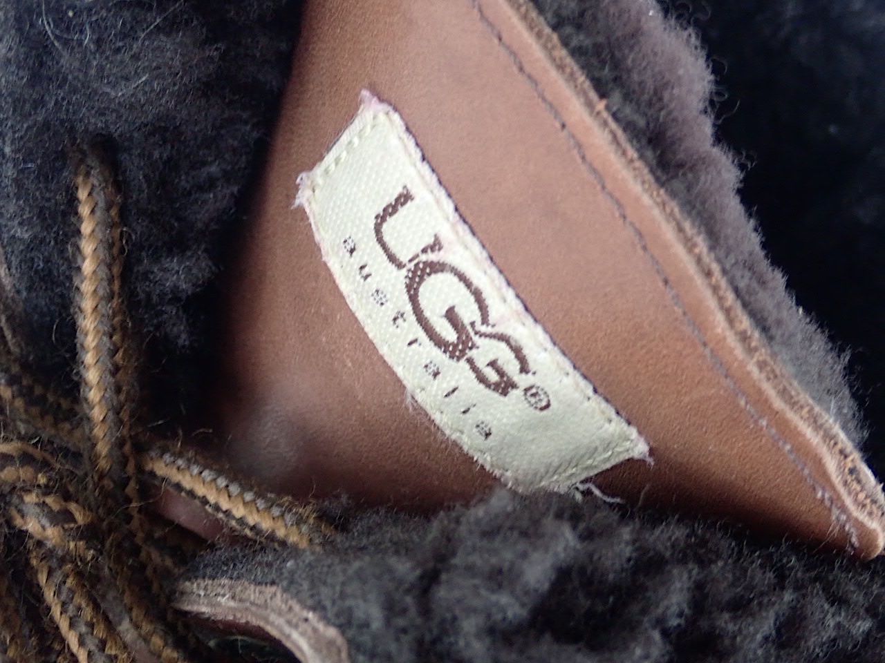 Ugg Scarpe da donna: UGG Boots Event 36 Vibram Stiefel Winterstiefel – Usato da Wil SG venduto da BrocknRoll 8
