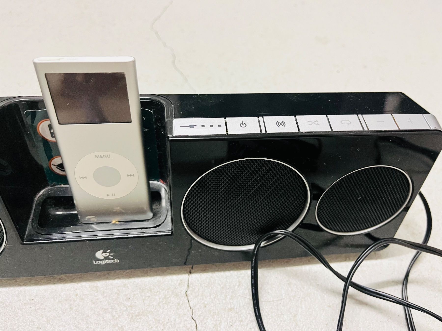 Logitech Casse acustiche: Apple Ipod mit Logitech Lautsprecher – Usato da Hirzel venduto da smunoz