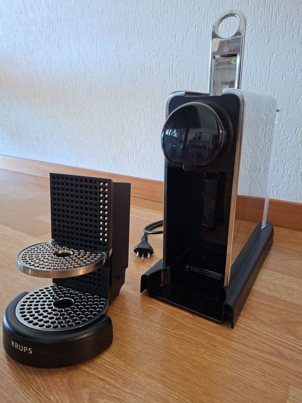 Nespresso Kaffeemaschinen & Espressomaschinen: Nespresso Citiz Kaffeemaschine – Gebraucht aus Dübendorf von Rinri 3