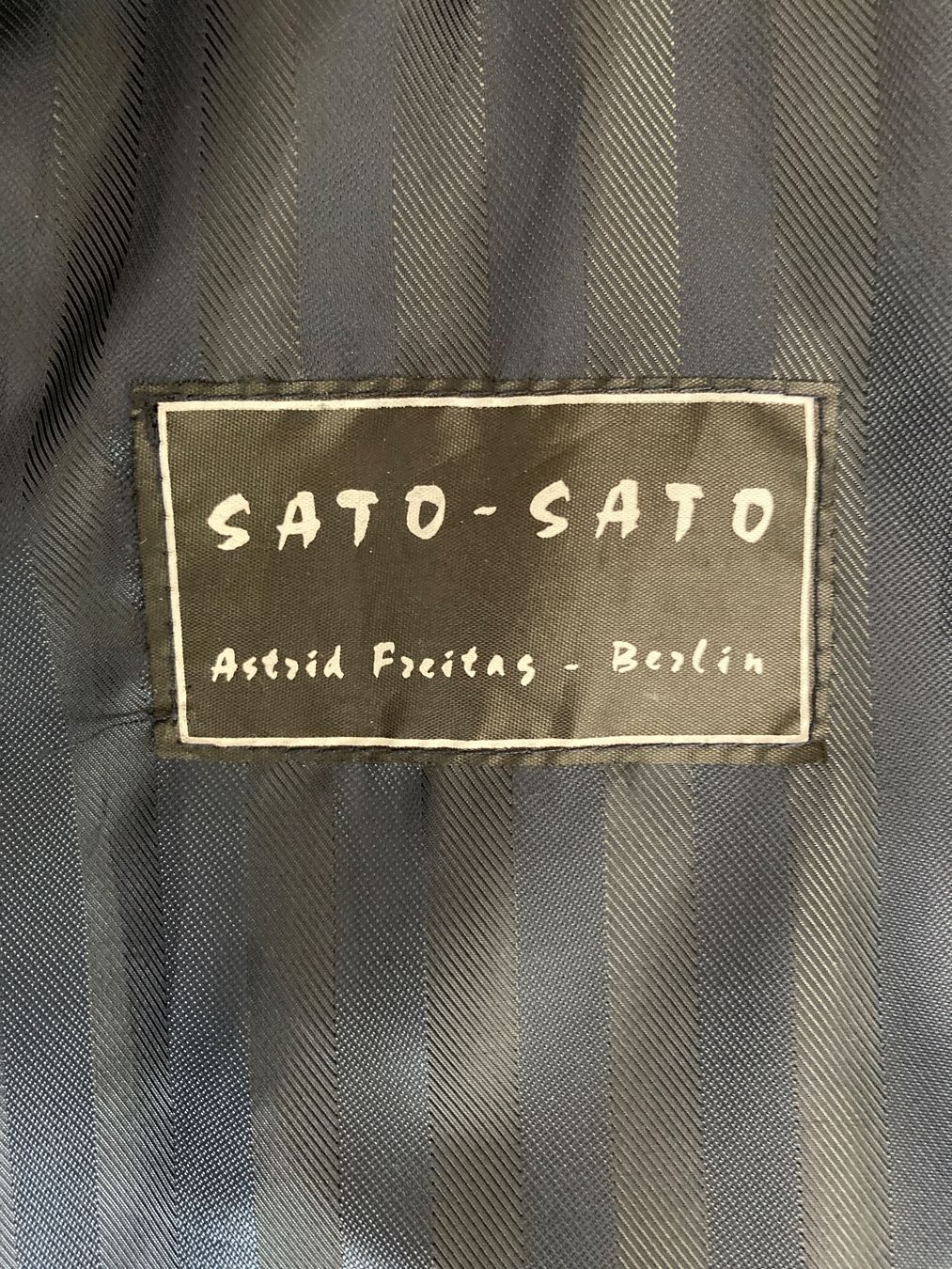 Giacche: Jacke des Labels SATO SATO – Usato da Binningen venduto da chr_tb7s 3