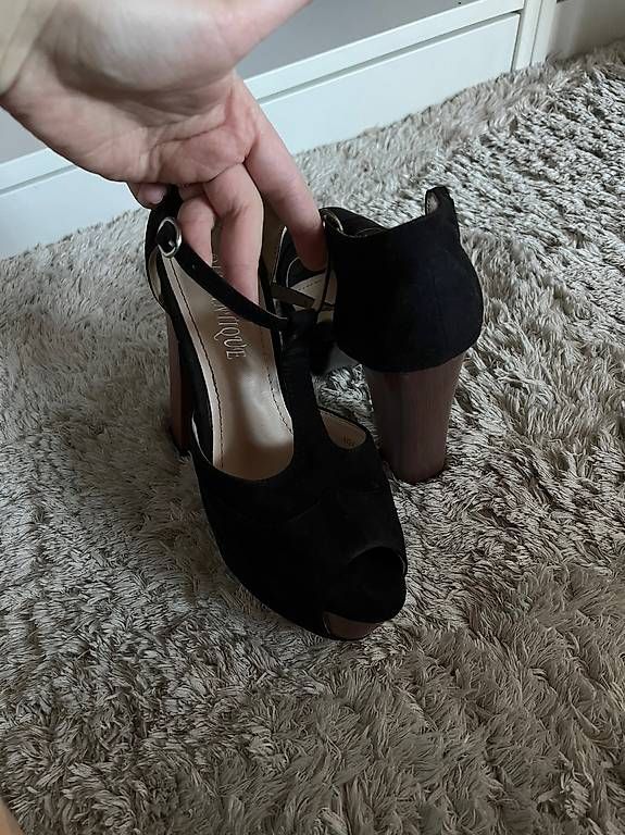 Scarpe da donna: Scarpe con tacco – Usato da S. Antonino venduto da gio_q2dl 1