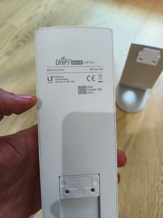Unifi Modem & Router: Ubiquiti UniFi Network LTE Pro – Usato da La Neuveville venduto da _Krom_ 2