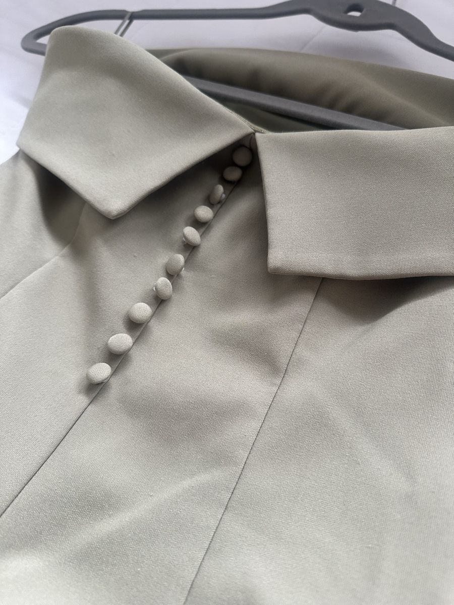 Kleider: Robe longue, couleur olive, taille 34 – Neu (gemäss Beschreibung) aus Geroldswil von MeganeMegane 2