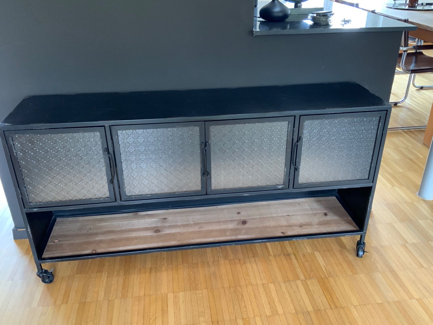 Cassettiere: Schwarzes Sideboard mit Glas, Industrie Design, Top! – Usato da Meggen venduto da Daisi2000