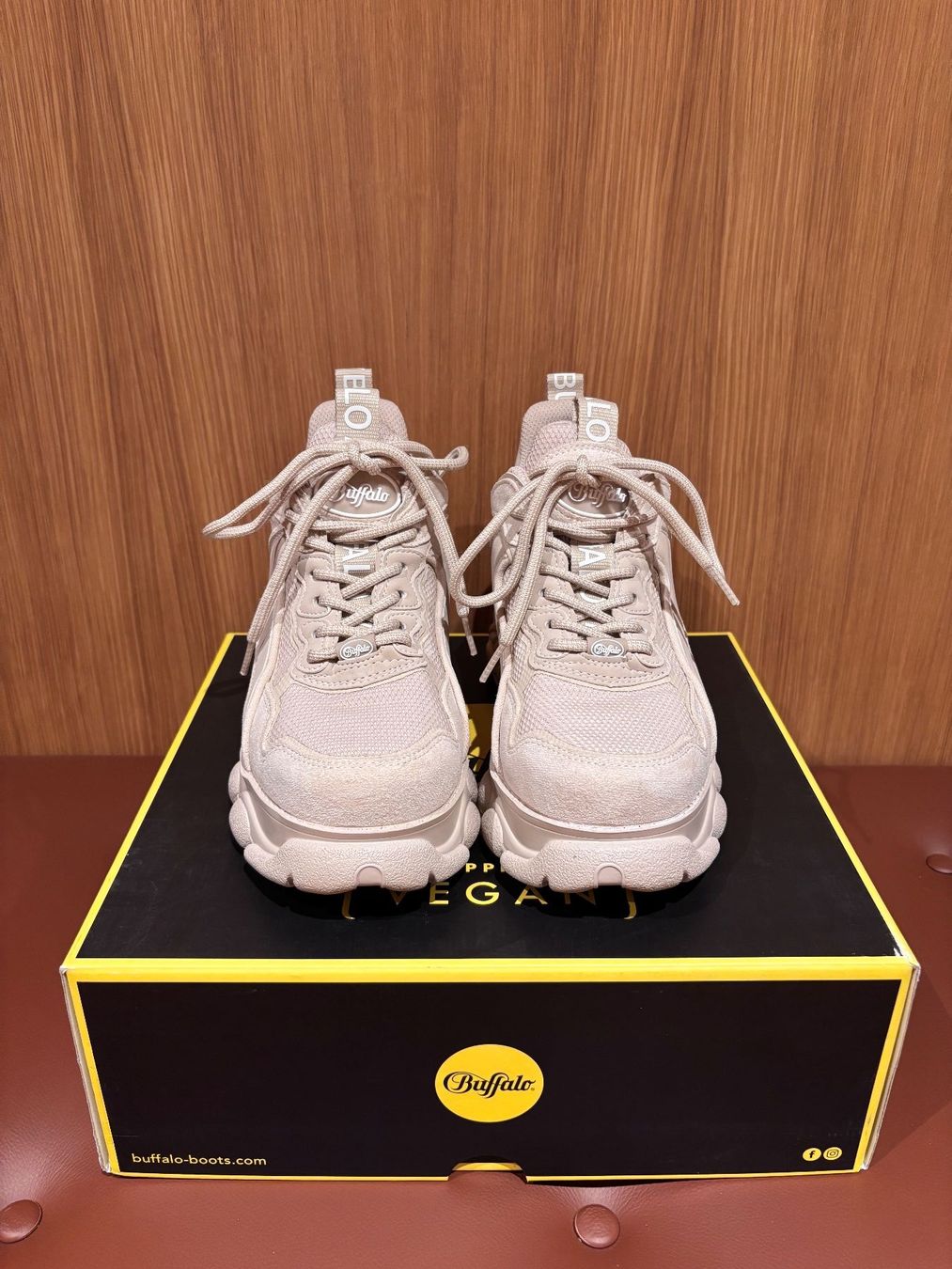 Buffalo Scarpe da donna: Buffalo Plateau Sneaker Gr. 39 – Nuovo (secondo la descrizione) da Neunkirch venduto da autoscooter57