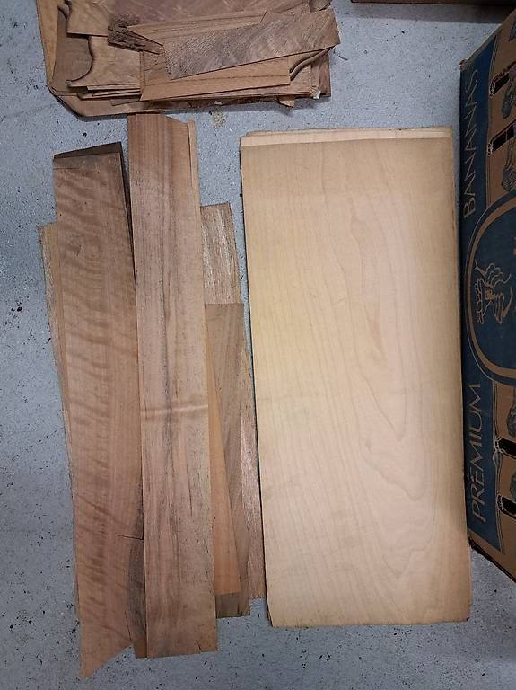 Holzartikel: Holzfurniere – Gebraucht aus Uznach von gartenri 1