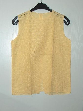 Neuw. Bluse mit Broderie anglaise - hellgelb - Gr. M