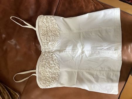 Adorable top blanc à bretelles, M, poitrine à froufrous 