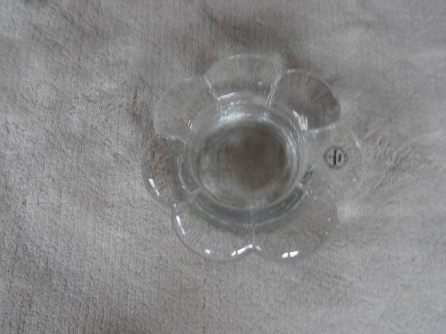 Glasi Hergiswil Portacandele: Glas Hergiswil, Windlicht-/Teelichthalter "Blume" – Usato da Rüschegg-Heubach venduto da Ofen111 1