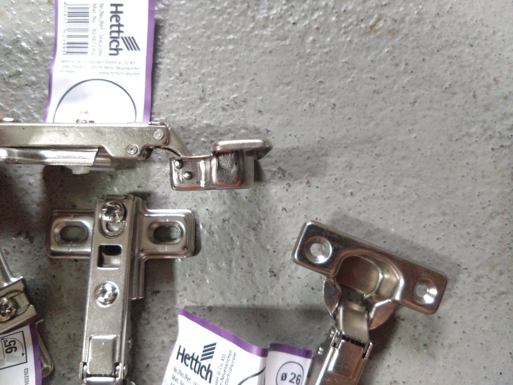 Supporti a parete: Hettich Scharniere, 4 Stück neu, 26mm – Nuovo (secondo la descrizione) da Lenzburg venduto da Timituckle 5