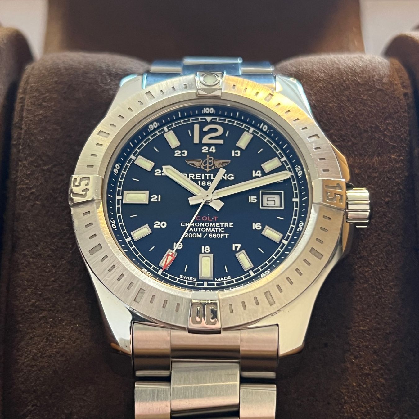 Breitling Orologi: Breitling Colt Automatic Date Black Dial Full Set A1738811 – Usato da Carouge GE venduto da Watchaser