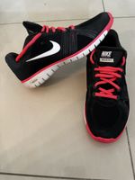 Nike Sportschuhe-Grösse 36