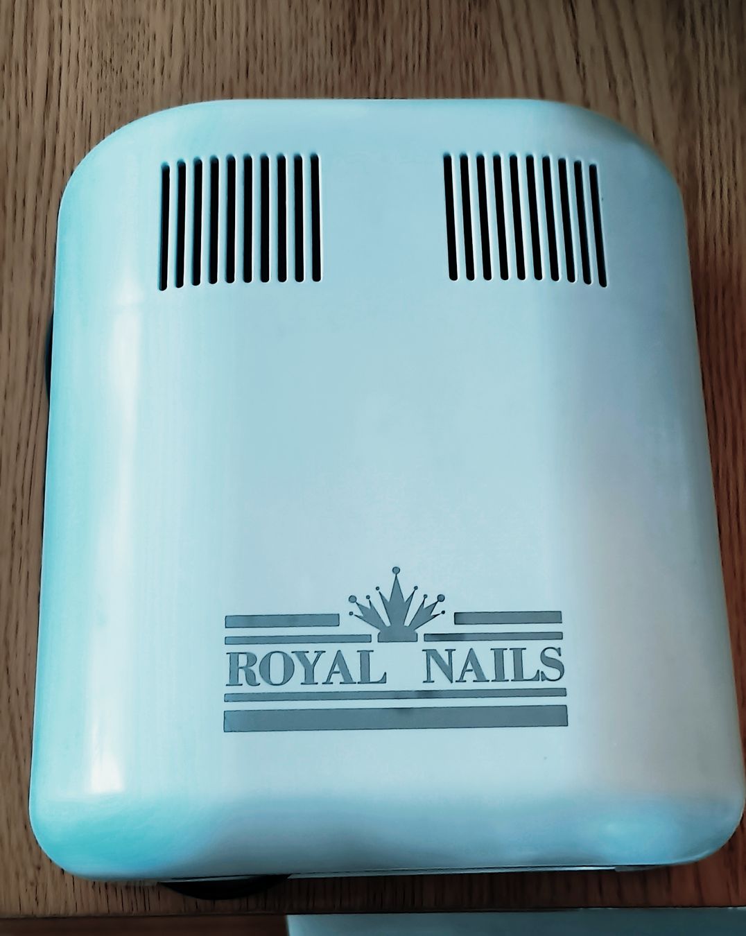 Unghie finte: UV-Lampe Royal Nails – Usato da Andelfingen venduto da nicoletta11