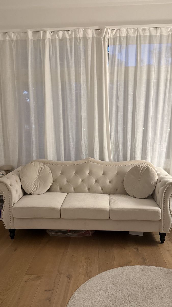 Beliani Sofas: 3-Sitzer Sofa Samtstoff hellbeige – Neuf (Voir description) à Bern par ali_kd27