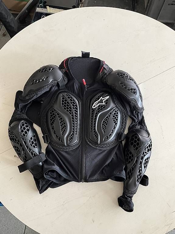 Protezioni & Imbottiture: Plastron alpinestar – Usato da Conthey venduto da Patmt09