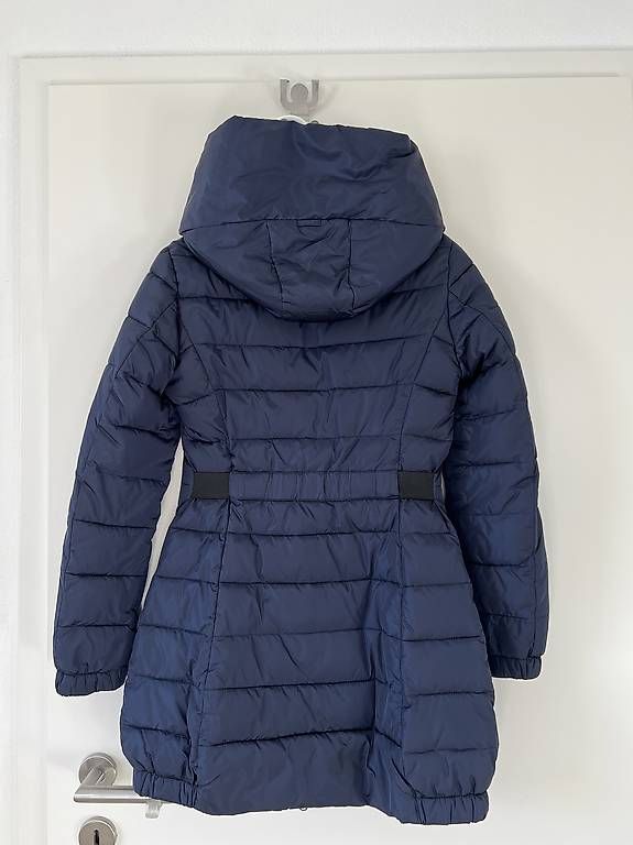 Guess Jacken: Doudoune GUESS TAILLE XS – Gebraucht aus Renan BE von Mme_balec 1