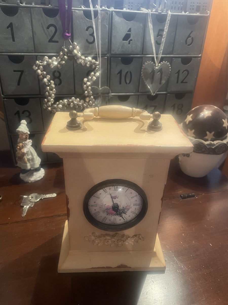 Orologi da terra & Orologi da parete: Shabby Chic Uhr – Usato da Schaffhausen venduto da Ibag 1