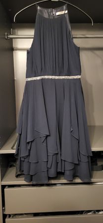 Cocktailkleid dunkelblau mit Glitzersteinen Grösse 36