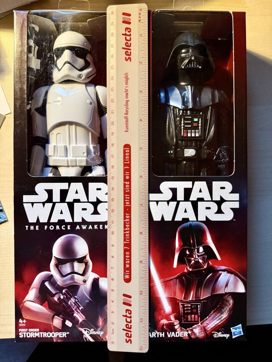 Star Wars Statuette: Star Wars Action Figures Darth Vader & Stormtrooper Set – Usato da Utzenstorf venduto da Victoria666 4