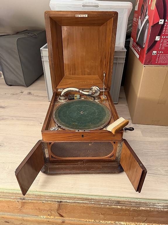 Thorens Giradischi: Guterhaltenes Grammophon – Usato da Häggenschwil venduto da _kick 3
