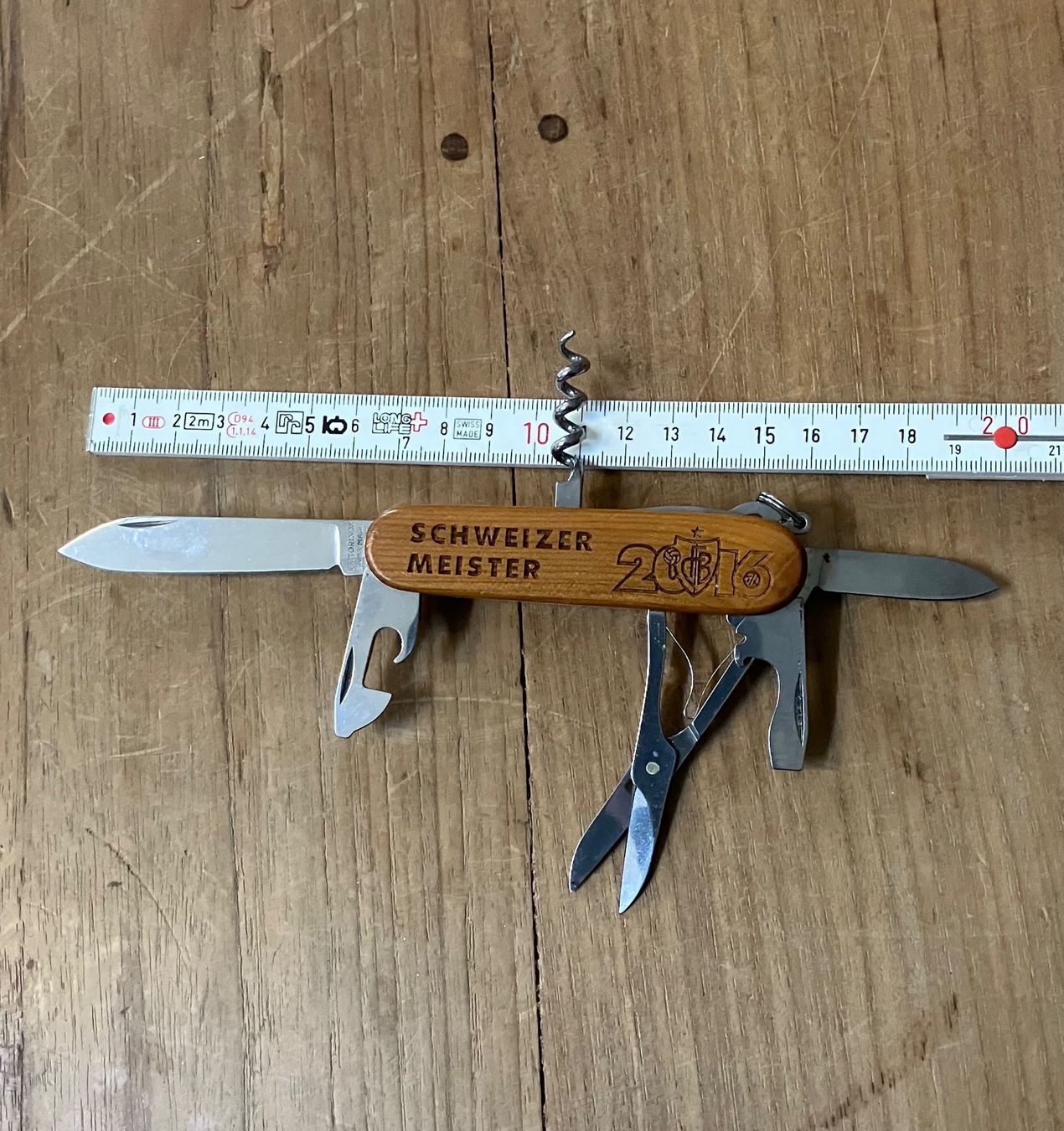 Victorinox Coltelli tascabile: FC BASEL SCHWEIZER MEISTER 2016 - MESSER VICTORINOX – Nuovo (secondo la descrizione) da Basel venduto da lagavulin02 4