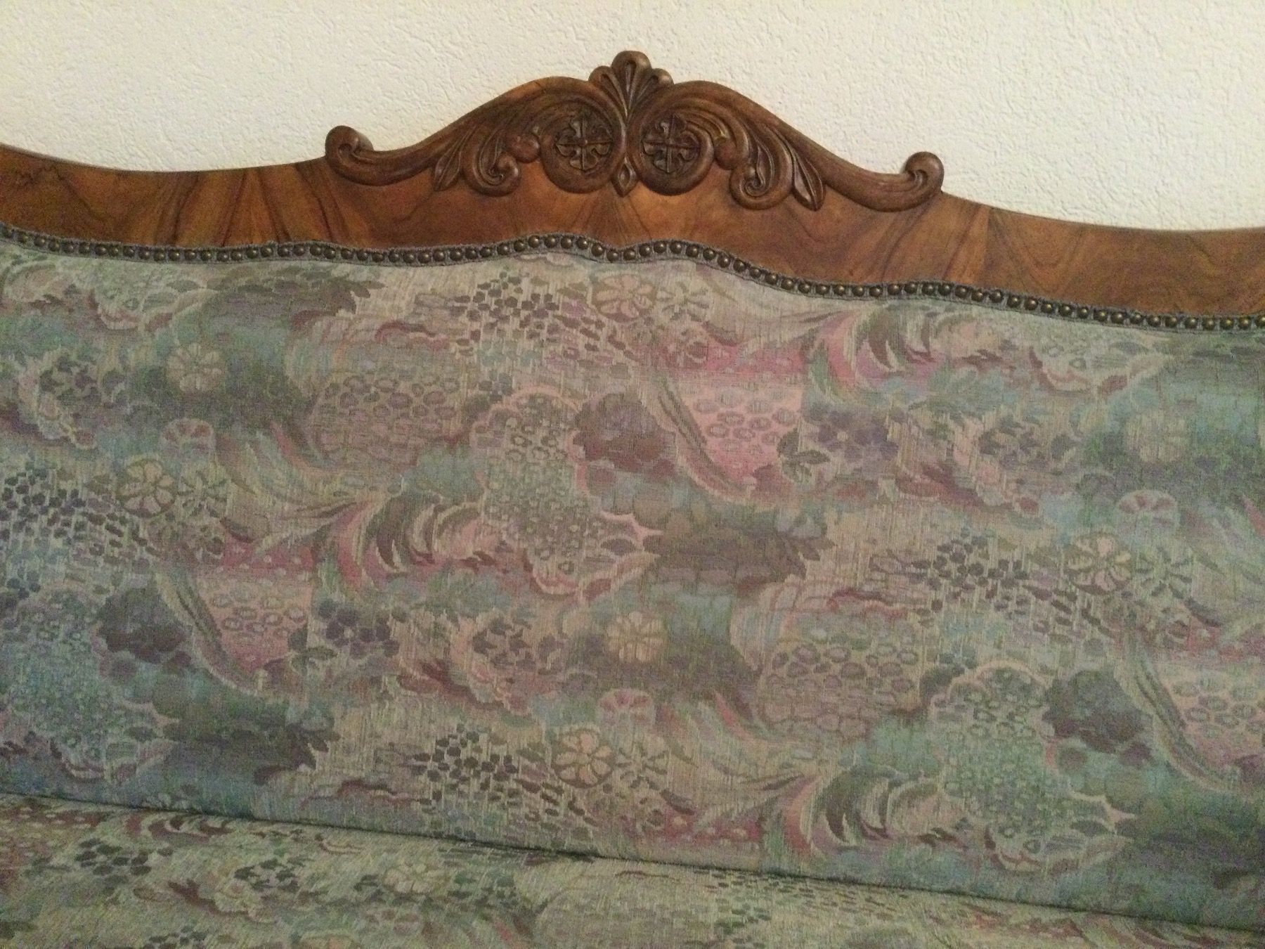Sofas: Antikes Sofa – Gebraucht aus Flims Dorf von Grossmannbruno 3