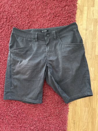 Shorts Arc'teryx homme gris taille 32 bon état