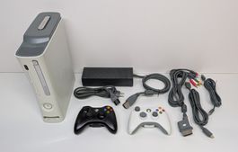 Microsoft Xbox 360 mit 2 Controller