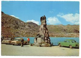 GOTTHARD-HOSPIZ mit Fliegerdenkmal, Auto