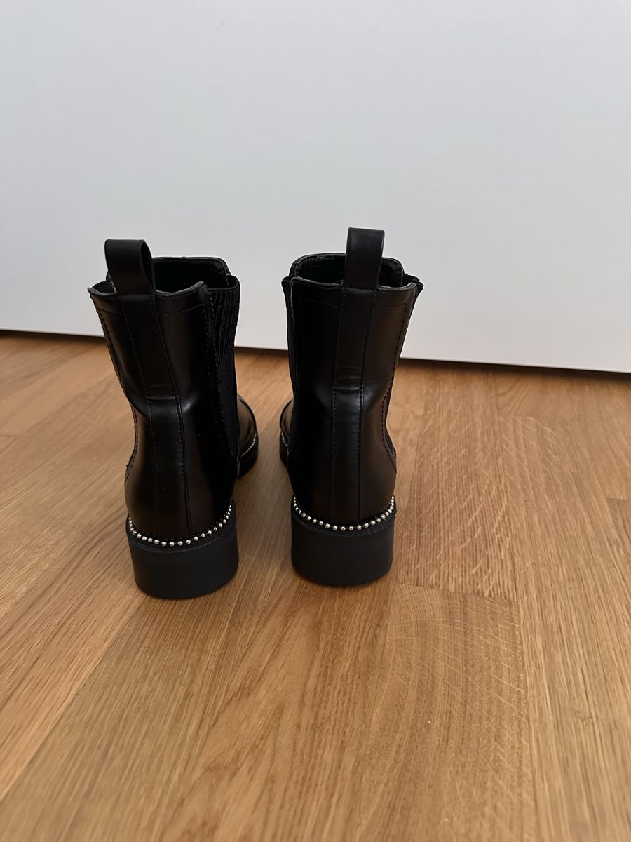 Asos Chaussures femmes: Stiefelette schwarz ASOS Gr. 37 – D'occasion à Ermatingen par nic_x2tf 2