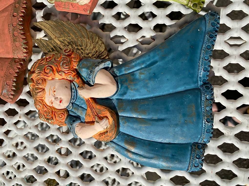 Toutes les décorations: 3 wunderschöne Gipsengel bunt – D'occasion à Wil SG par nicetohave54 2
