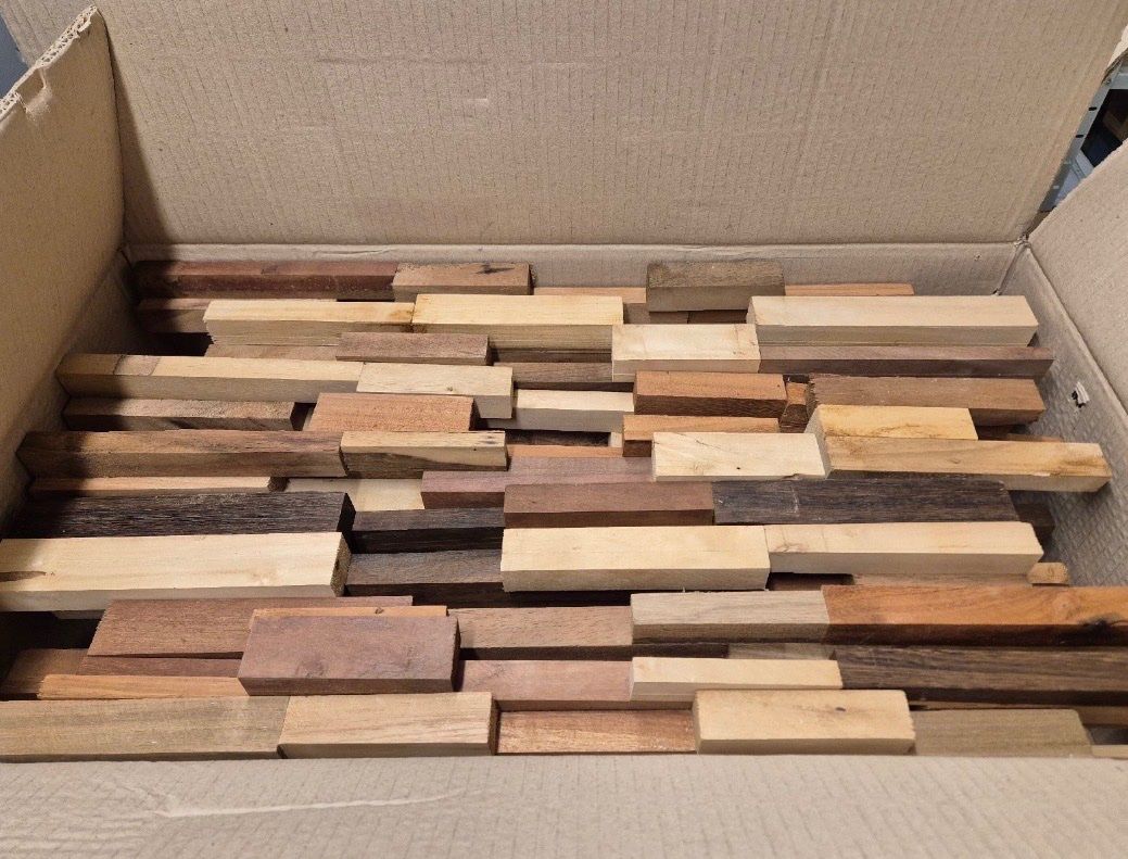 Sonstiges Zubehör: Ca. 7m2 Wandholz Paneele Wonderwall Studios Spring – Neu und originalverpackt aus Oetwil am See von Gr8xqs 2