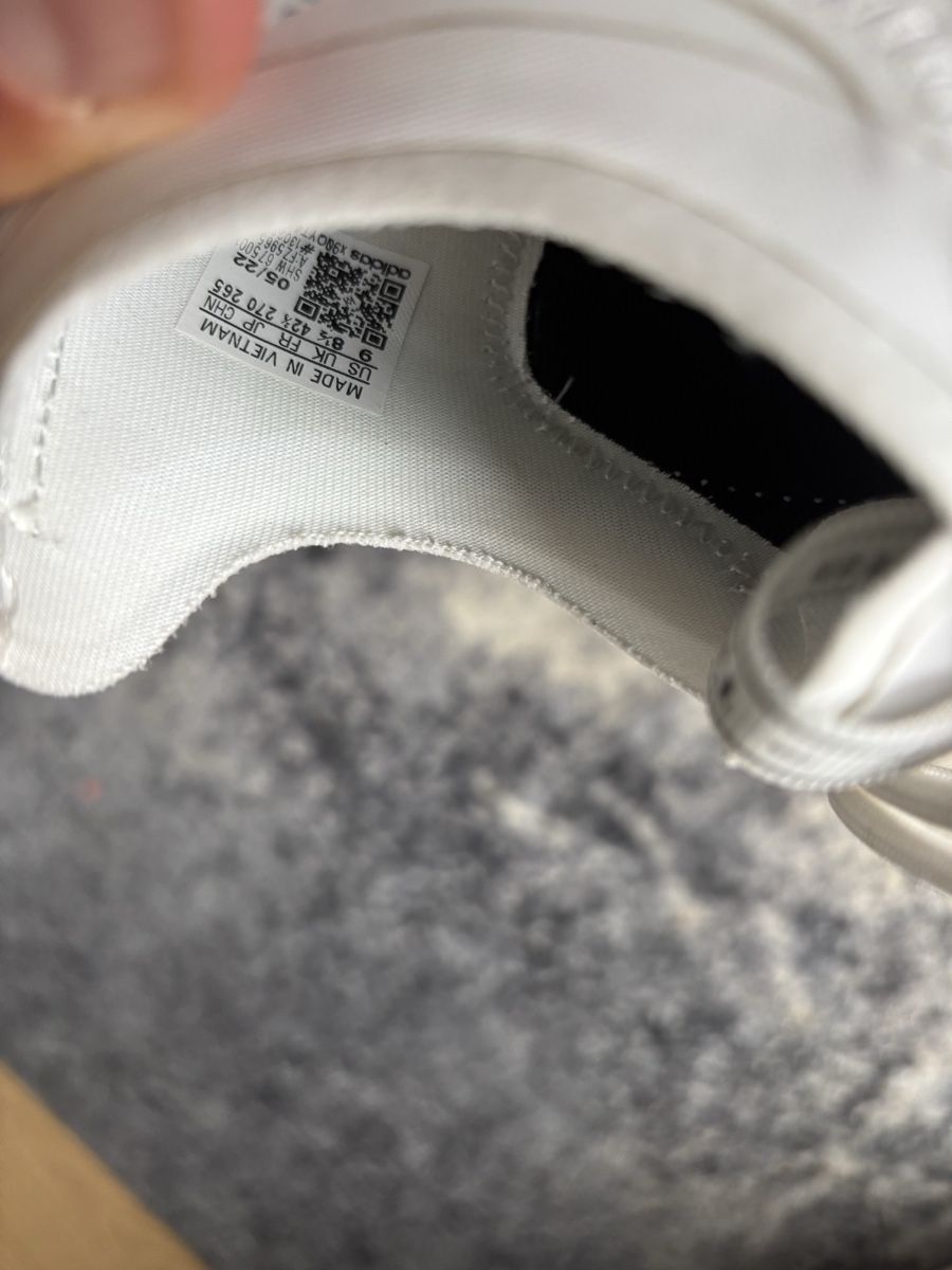 Adidas Herrenschuhe: Adidas Sneakers – Gebraucht aus Muttenz von Mosaik2008 2