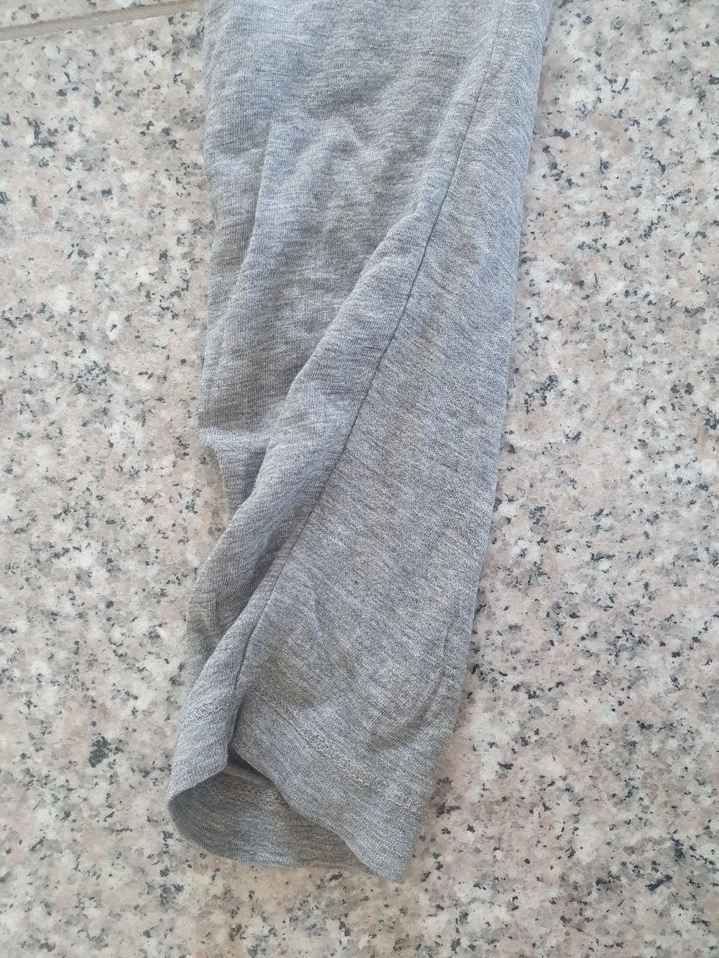 T-shirt: Chicsee Shirt, Grau – Usato da Moosseedorf venduto da Sonnenschein.. 2