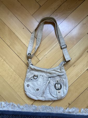 kleine beige tasche