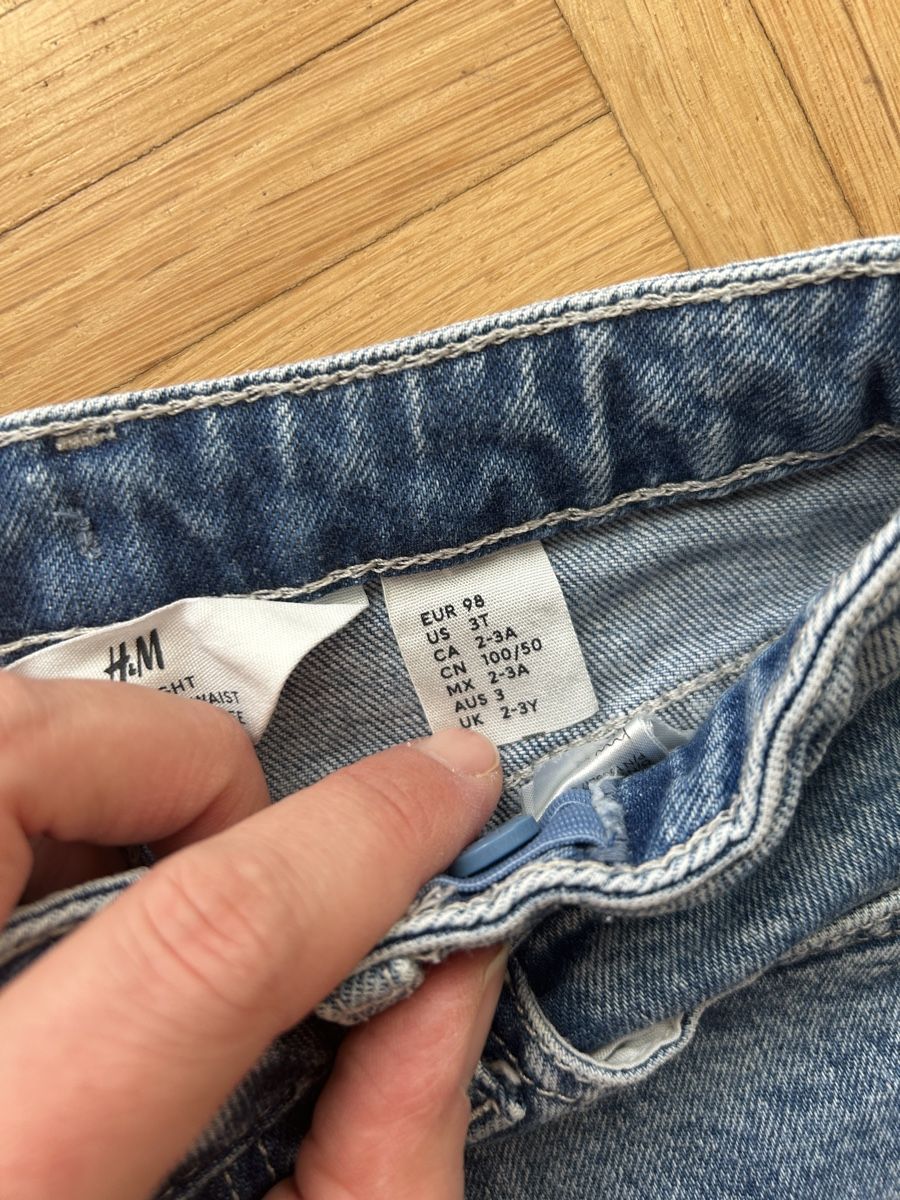 H&M Pantaloni: Jeanshose, H&M, Grösse 98 – Usato da Engelburg venduto da Quinti15 1