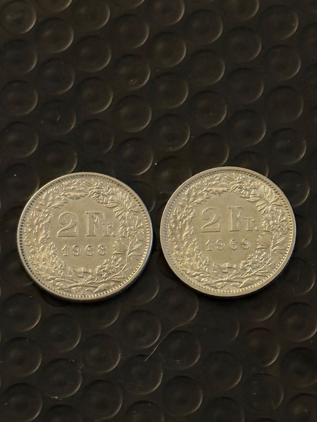 Tutti le monete: 2 x 2 Franken 1968/1969  Unz/Stgl – Nuovo (secondo la descrizione) da Wallisellen venduto da SWISS_SILVER1