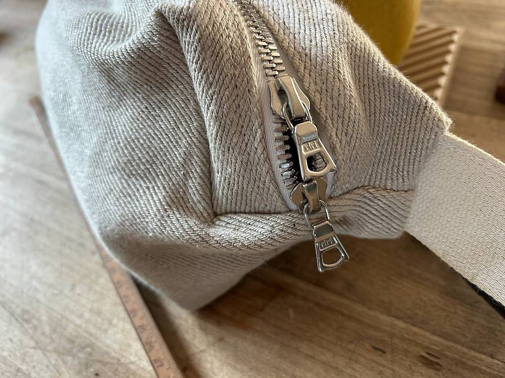 Borse: Bauchtasche von Schweizer Designer C. Gehrig – Nuovo (secondo la descrizione) da Kriens venduto da marsileacrenata 1