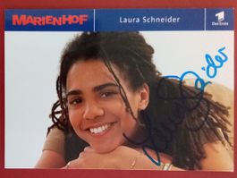 Laura Schneider Autogramm signiert Fotopostkarte 10x15cm