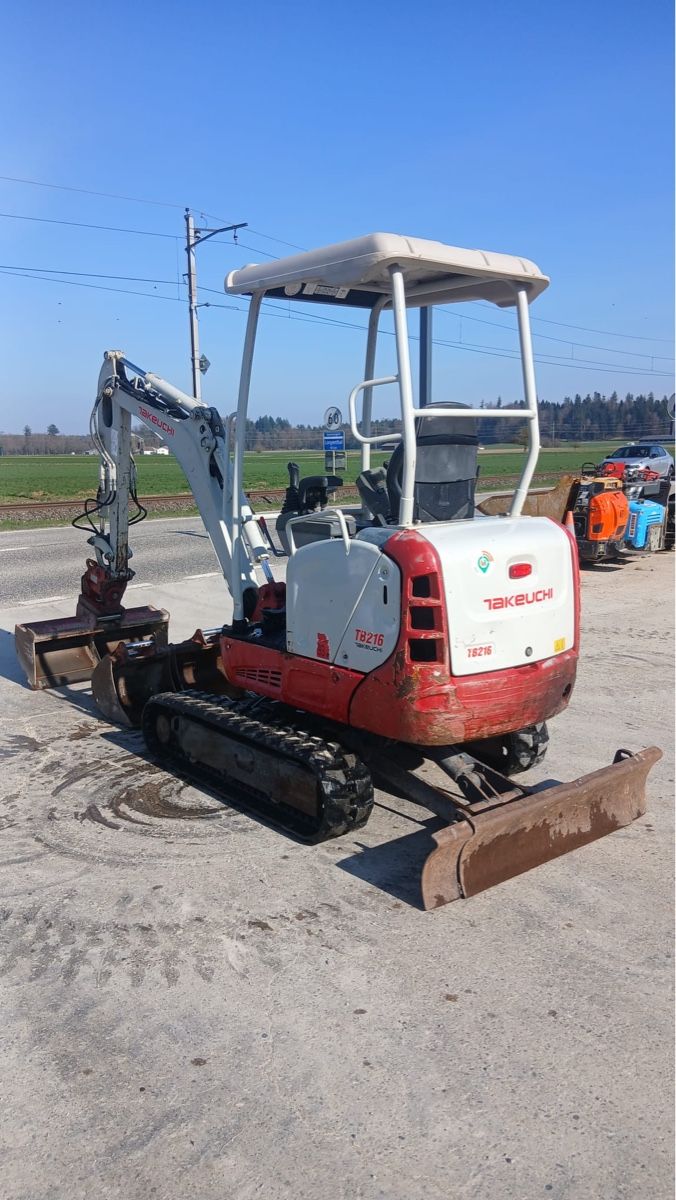 Takeuchi Escavatori: Bagger 1,6 Tonnen Takeuchi TB 216 – Usato da Niederbipp venduto da baggerch 2