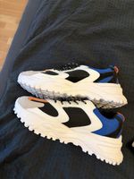 Turnschuhe 