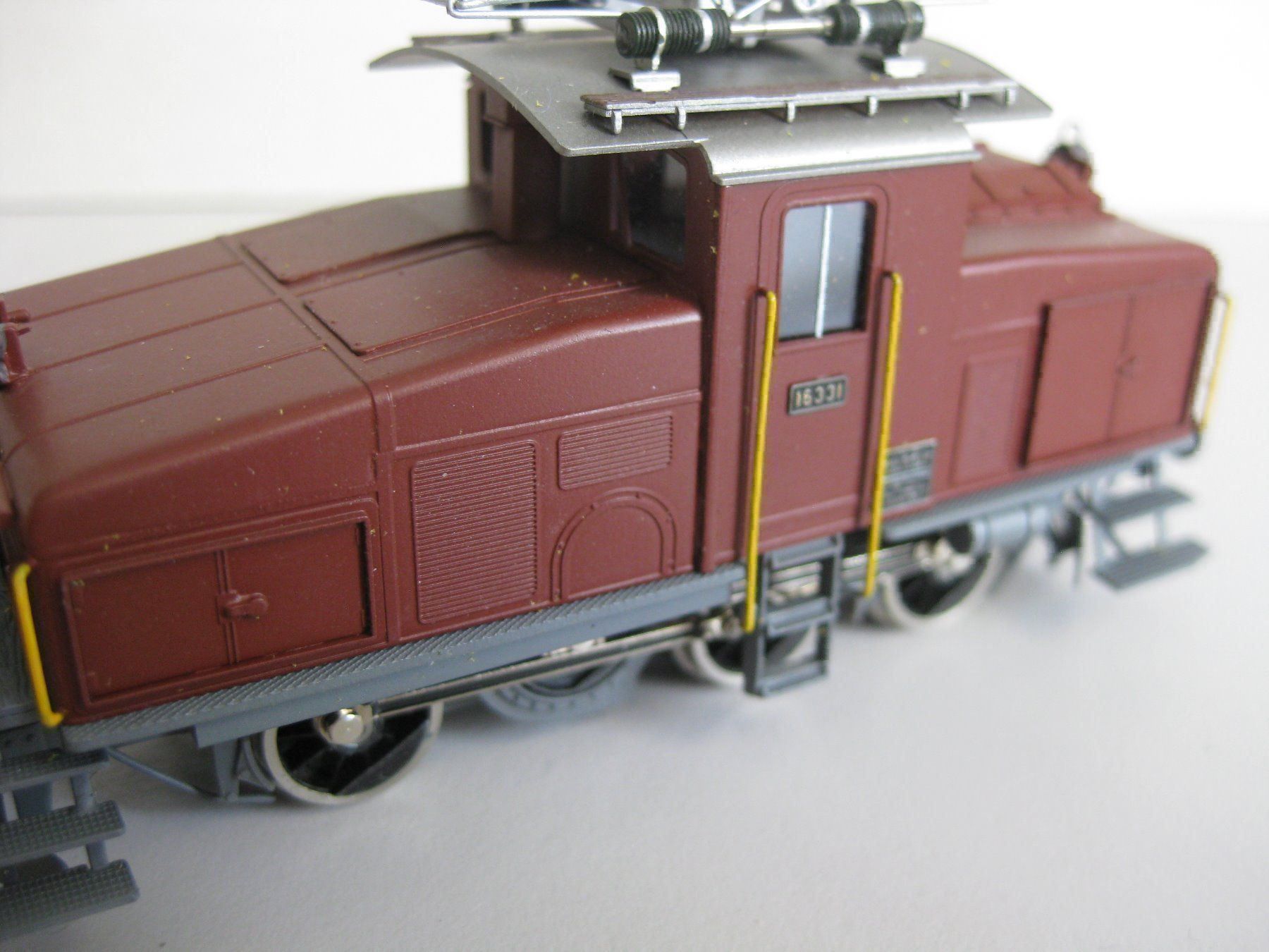 Metropolitan Modellini di ferrovie: Metrop, SBB Ee 3/3 16331 mit nur einer Plattform,  753 – Usato da Buchs ZH venduto da swiss-train 4
