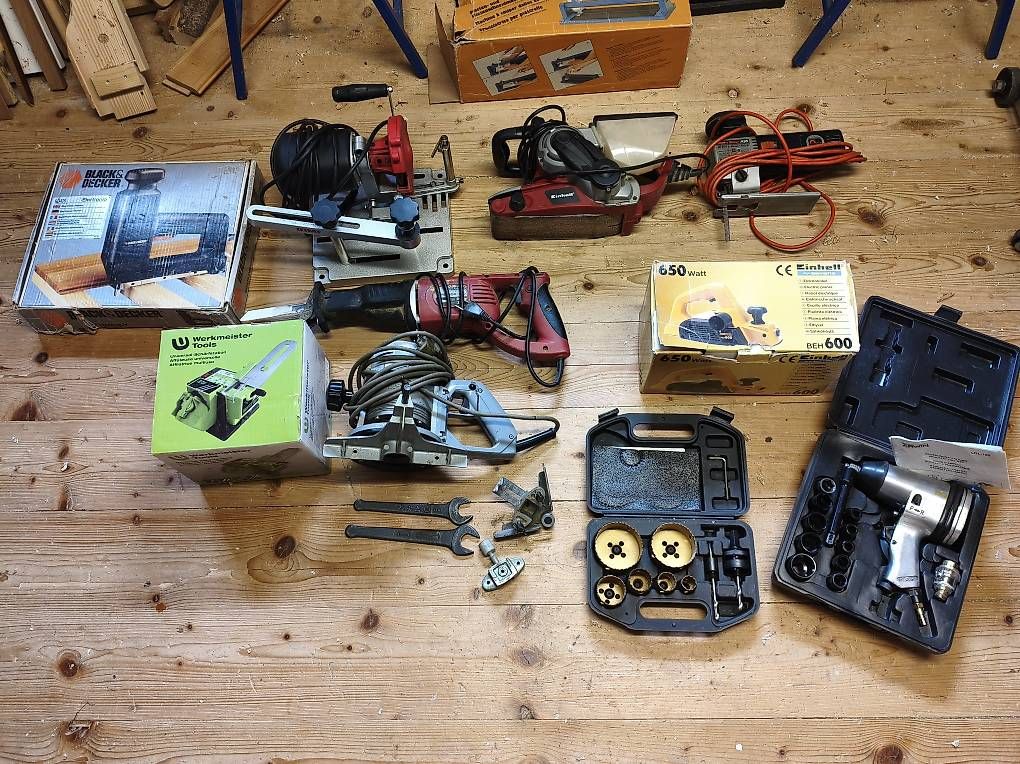 Alle Werkzeuge: Lot d'outils  – Gebraucht aus Riaz von B7turbo1 2