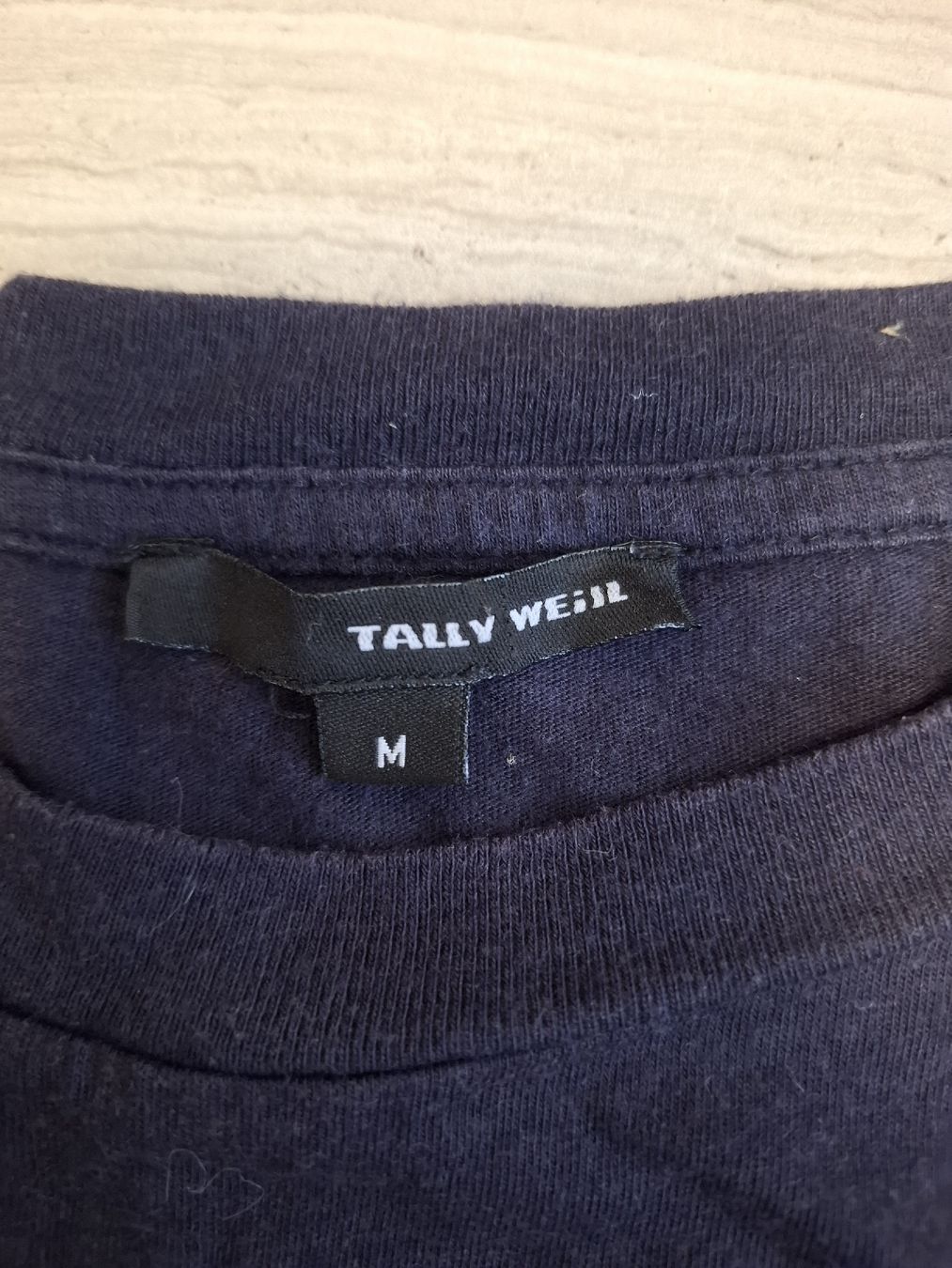 Top: crop top bleu foncé M – Usato da Ecublens FR venduto da ame_y8tq 1