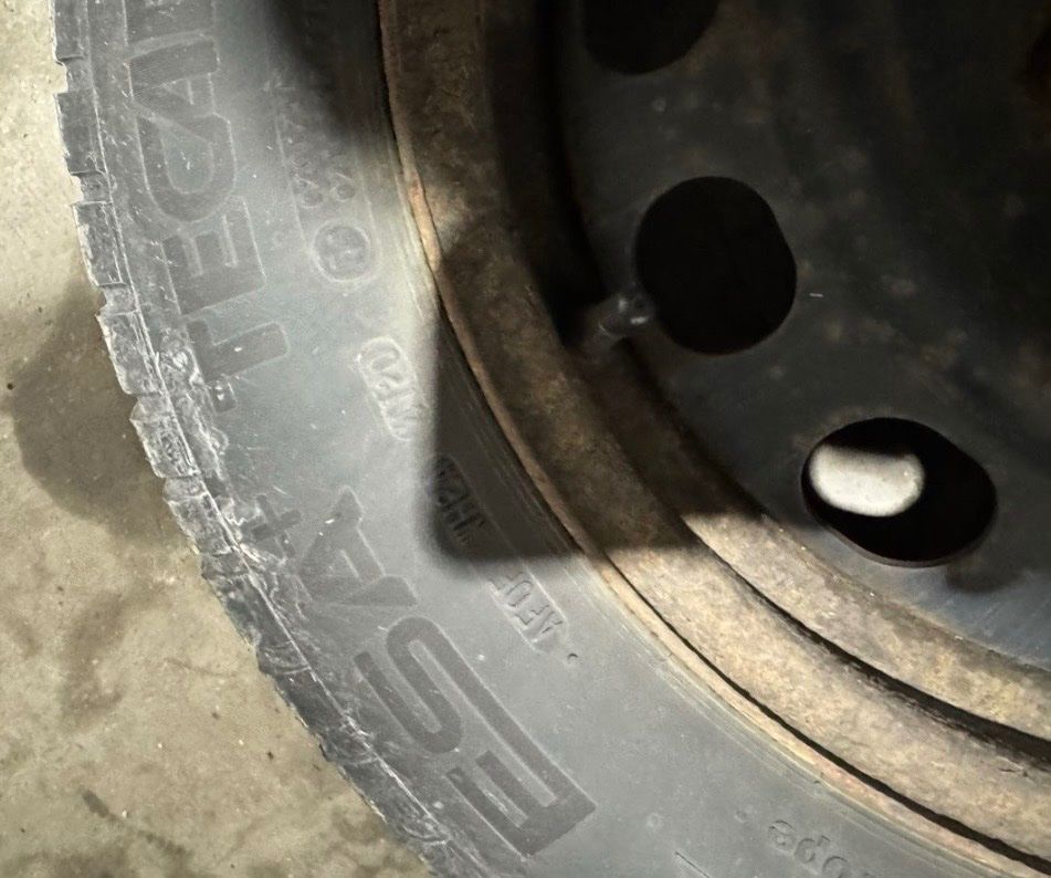 Mazda Pneumatici & Ruote complete: 205 55 16, Winterpneus ca. 5mm Profil – Usato da Zürich venduto da Gianni 1