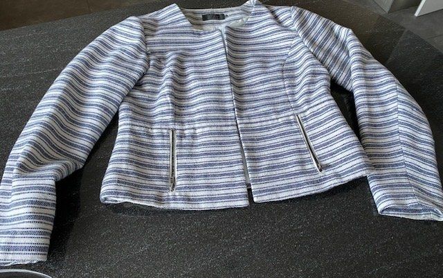 Only Jacken: Blazer gestreift Gr. 42 Top Zustand, ONLY – Gebraucht aus Ergisch von July64 2